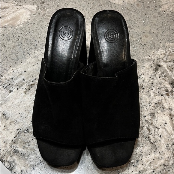 Urban Outfitters Black Platform Mules - Picture 3 of 7